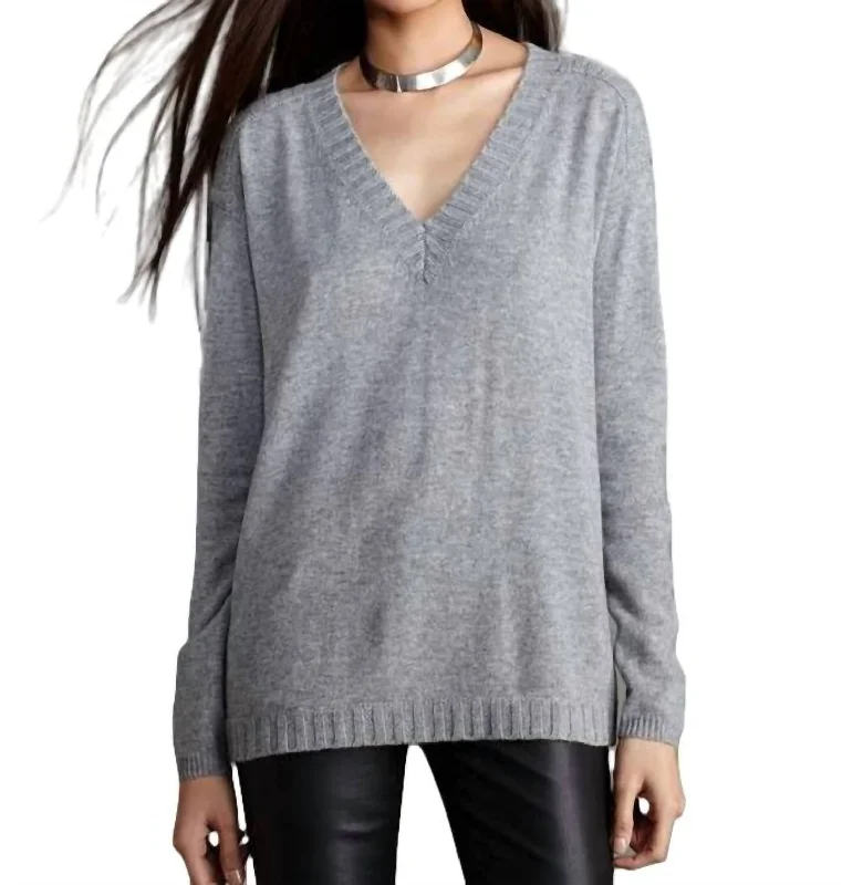 Luxe T-Back Vee Sweater In Grey/black